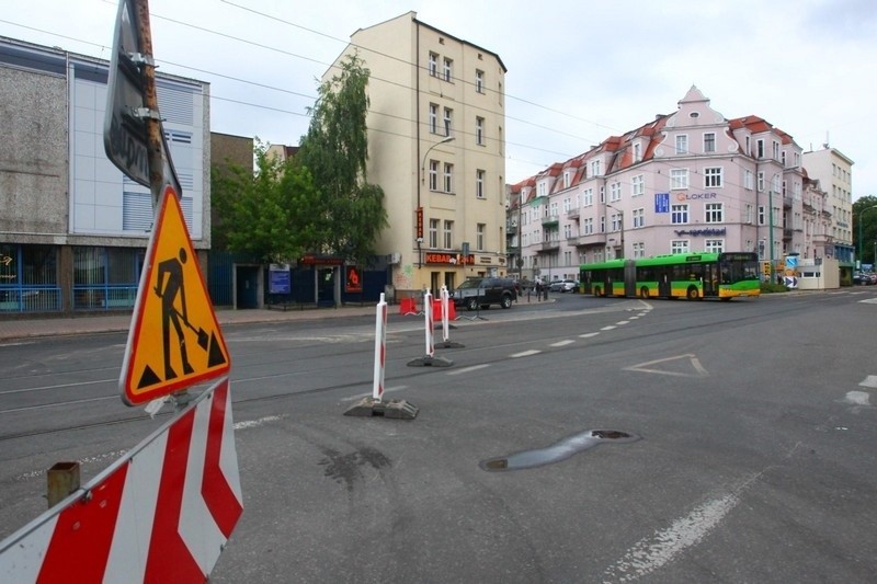 Remont Kaponiery w Poznaniu: Nowa nawierzchnia ciężki sprzęt...