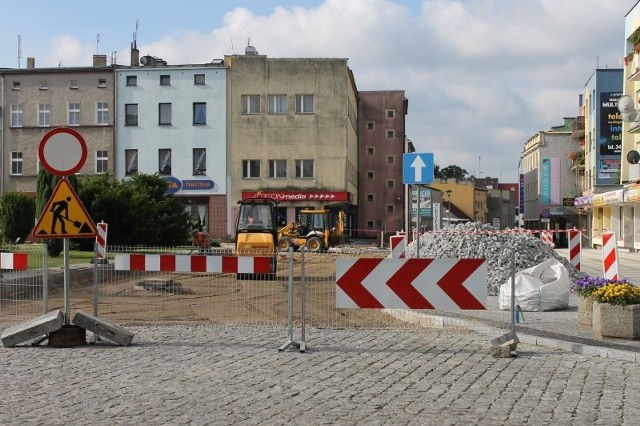 Prace na Rynku w Oleśnie.