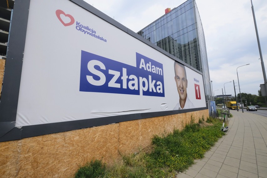 Billboard na placu Andersa w Poznaniu posiada ma nakaz...