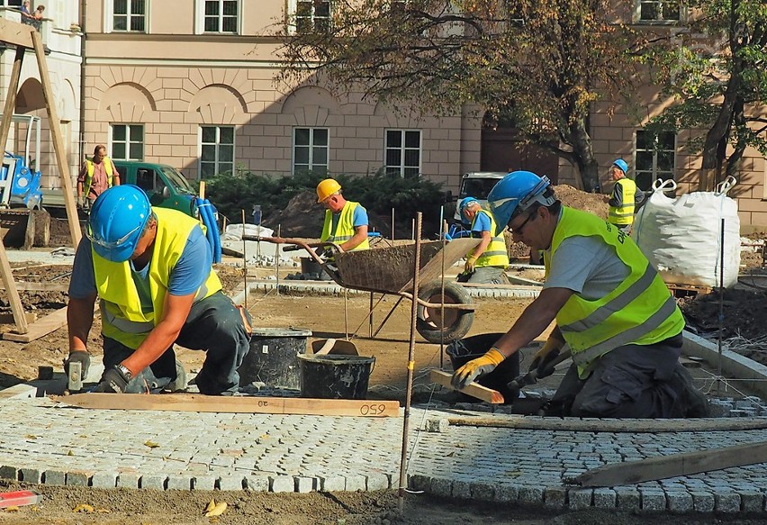 Plac Litewski dostaje nową „skórę”