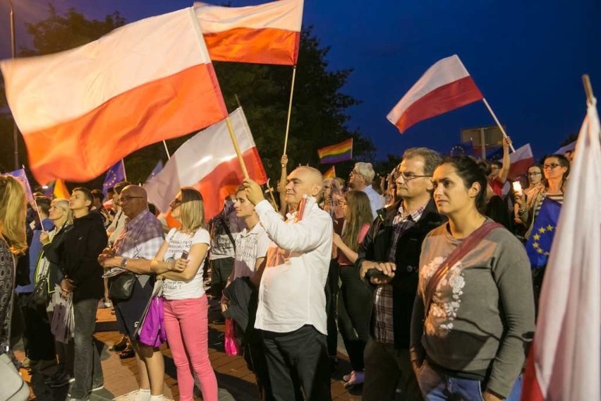 Kraków. Kolejny dzień protestów. Tym razem pod hasłem "Idziemy po trzecie VETO" [ZDJĘCIA]