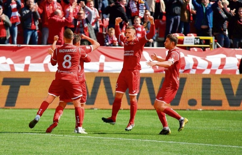 Widzew - Ruch. Przyjaźń tylko na trybunach stadionu. Widzew musi wygrać