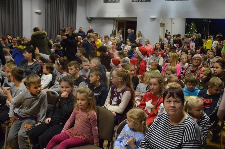 Jarmark Bożonarodzeniowy przyciągnął tłumy.