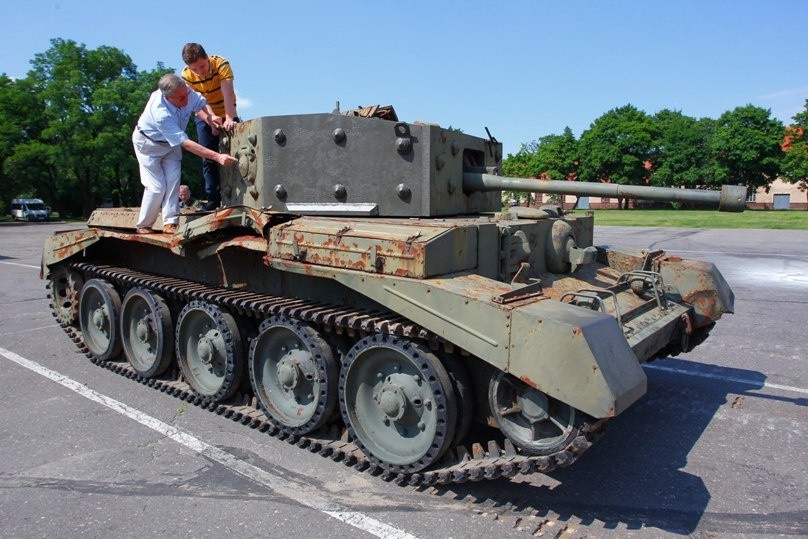 Otrzymany przez Muzeum Bron Pancernej Cromwell Mk. 1...