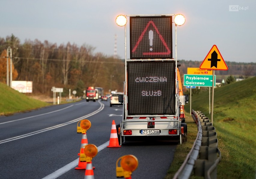 Widowiskowe ćwiczenia antyterrorystów na krajowej "trójce" [ZDJĘCIA]