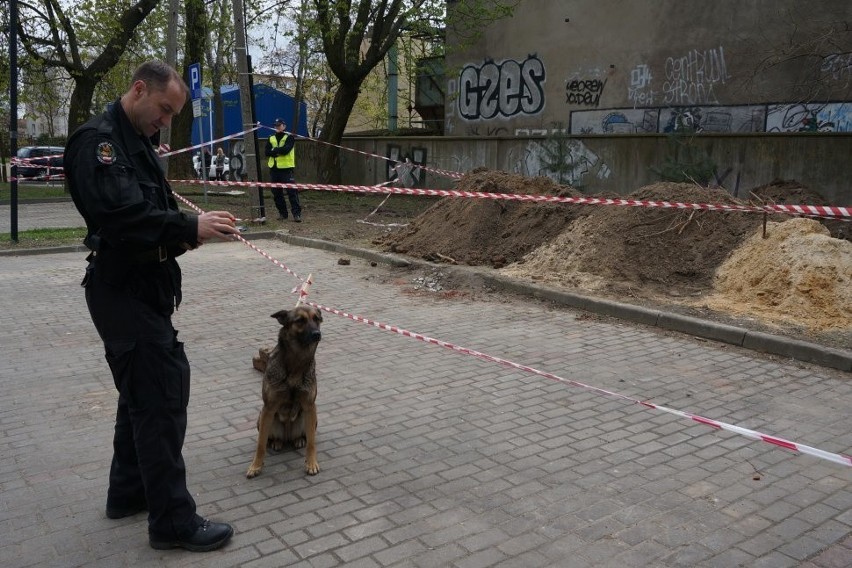 Alarm bombowy przy Politechnice Częstochowskiej. Ewakuacja mieszkańców [ZDJĘCIA]