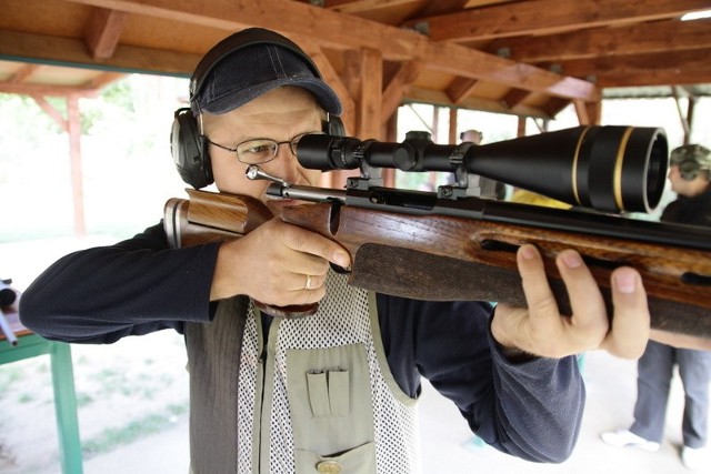 Myśliwi i leśnicy sprawdzali swoje umiejętności na strzelnicy myśliwskiej w pobliżu Karakul