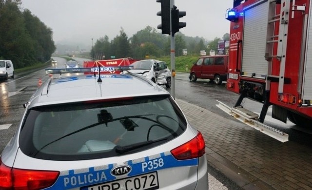Tragiczny wypadek w Ustroniu na skrzyżowaniu Cieszyńskiej i Katowickiej. Zginął kierowca