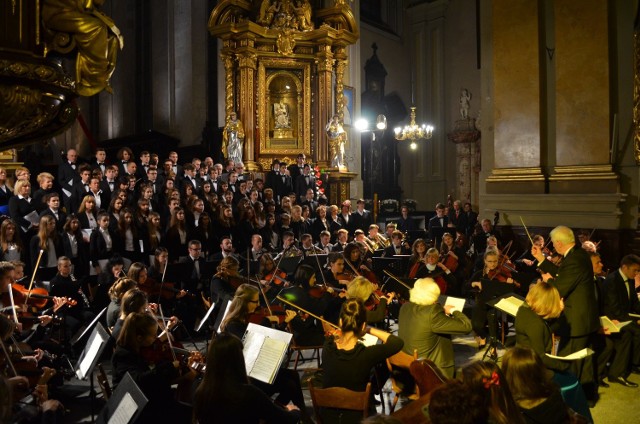 Połączone przemyskie chóry i orkiestry pod dyrekcją Antoniego Gurana