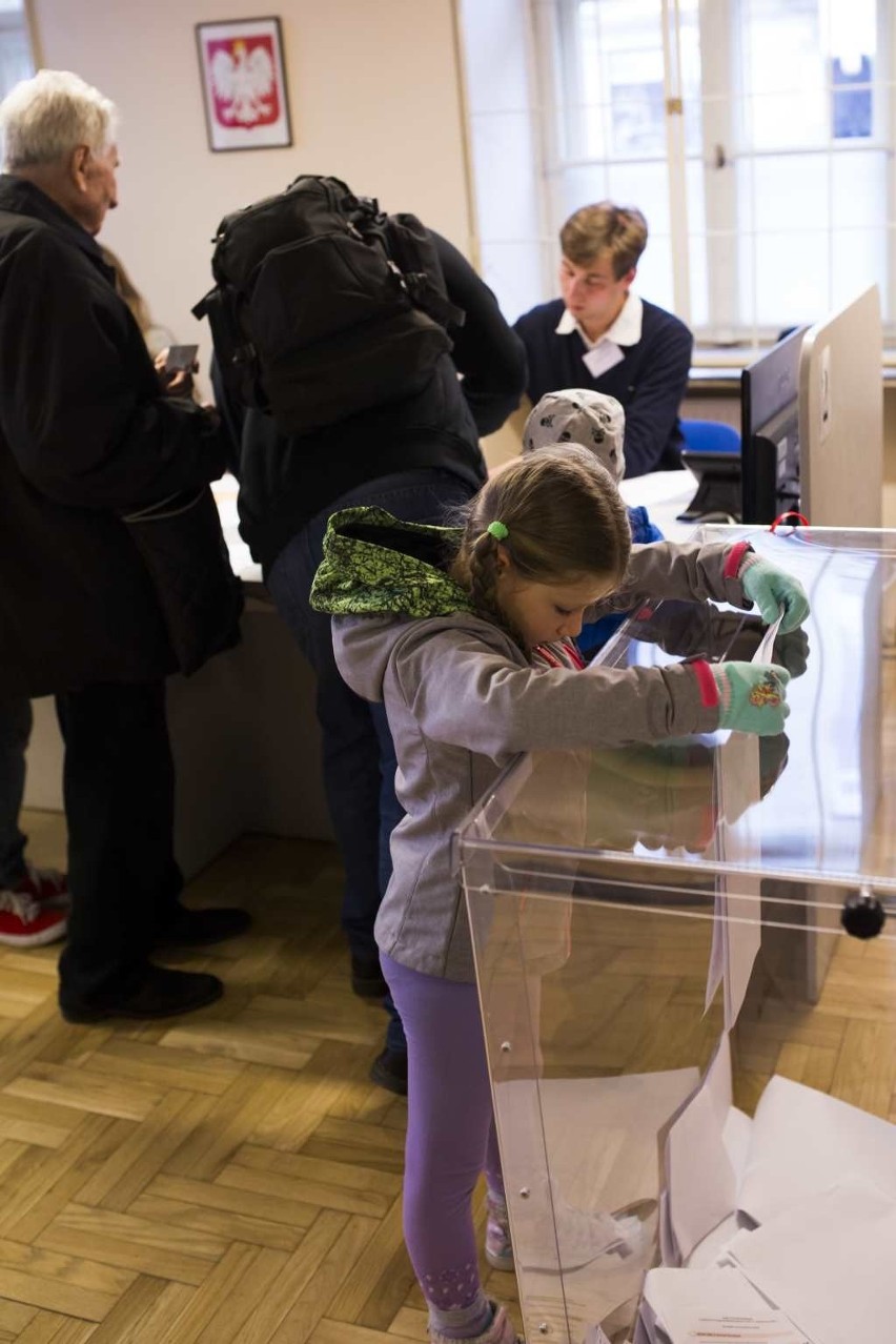 Wybory samorządowe 2018. Tak głosują mieszkańcy Krakowa [ZDJĘCIA]