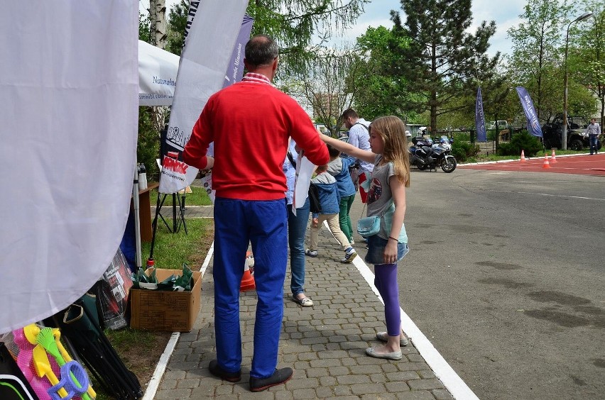 Piknik strażacki w siedzibie dąbrowskiej PSP