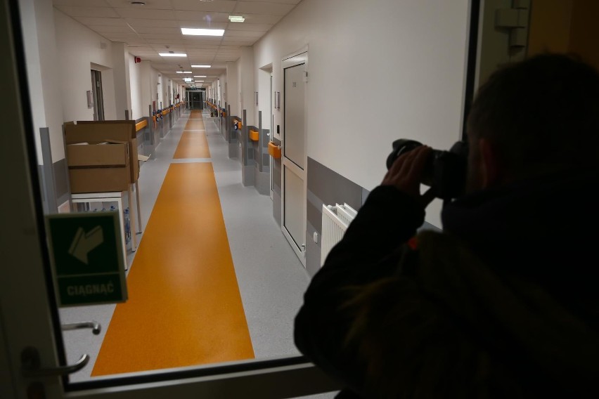 Powtórzono badania 30 pacjentów izolowanych we Wrocławiu. Co z wynikami?