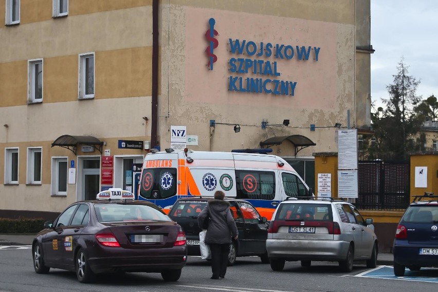 Powtórzono badania 30 pacjentów izolowanych we Wrocławiu. Co z wynikami?