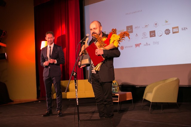 Uroczysta gala odbyła się wczoraj (30.09) w Strzeleckim Ośrodku Kultury w Strzelcach Opolskich. Wręczenie poprzedziła projekcja filmu "Prosta historia o morderstwie", którego reżyserem jest Arkadiusz Jakubik.