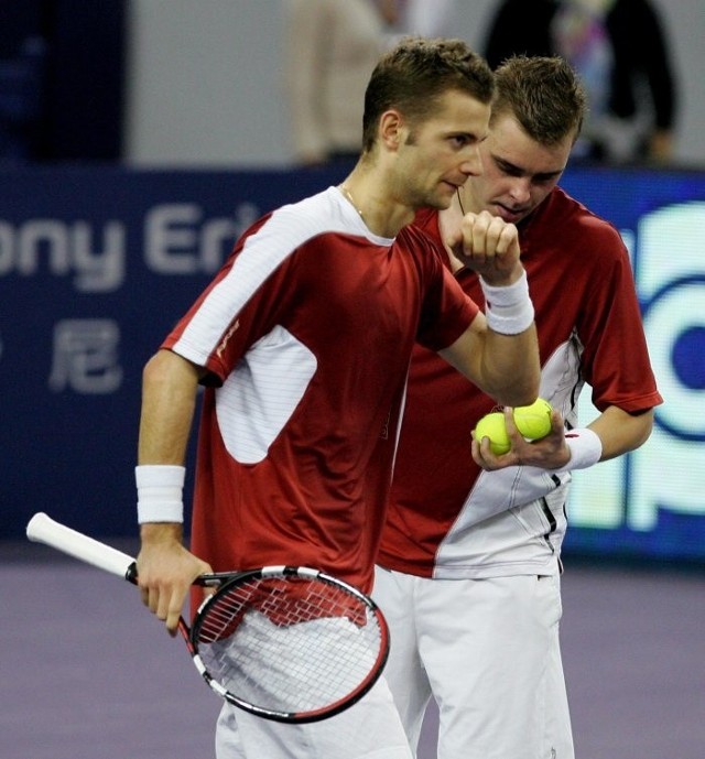 Turniejowe zwycięstwo Mariusza Fyrstenberga (z lewej) i Marcina Matkowskiego jest dobrym prognostykiem przed rozpoczynającym się w poniedziałek Wimbledonem.