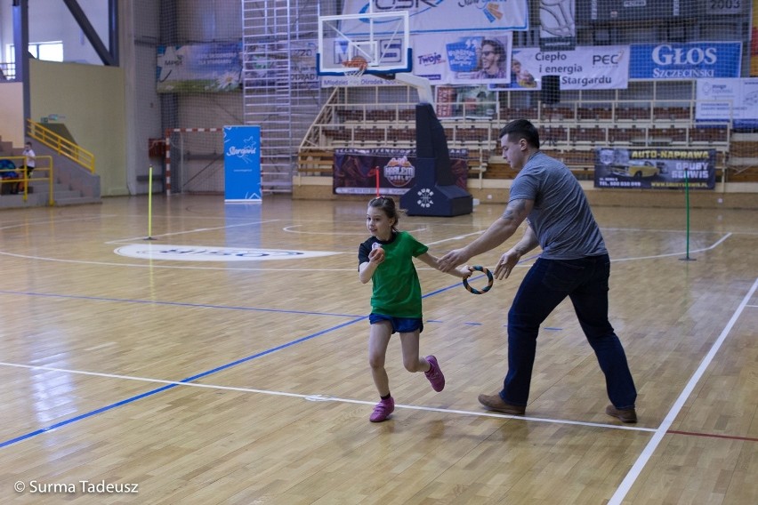 Ale frajda! Stargardzkie dzieciaki w sportowej rywalizacji. Wygrała drużyna z "trójki" [ZDJĘCIA]