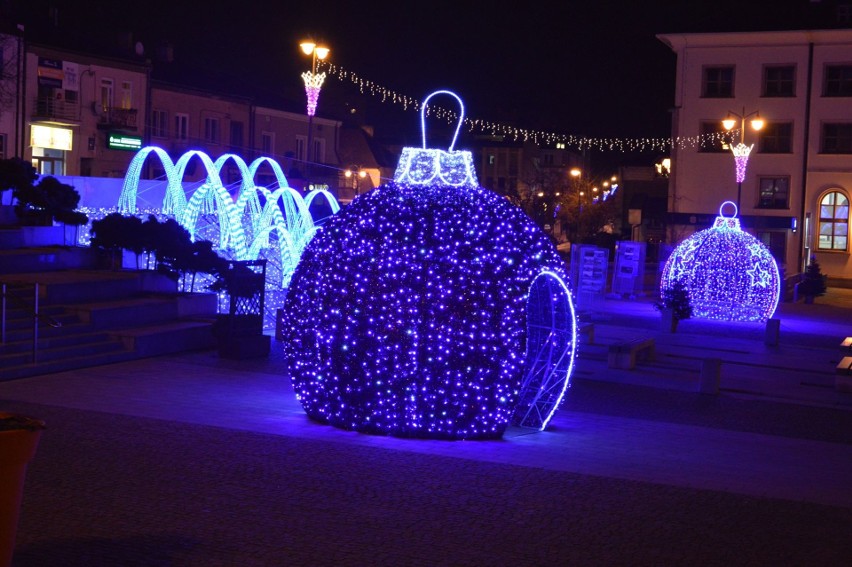 Zobacz wspaniałe świąteczne iluminacje w powiecie ostrowieckim [WASZE ZDJĘCIA]