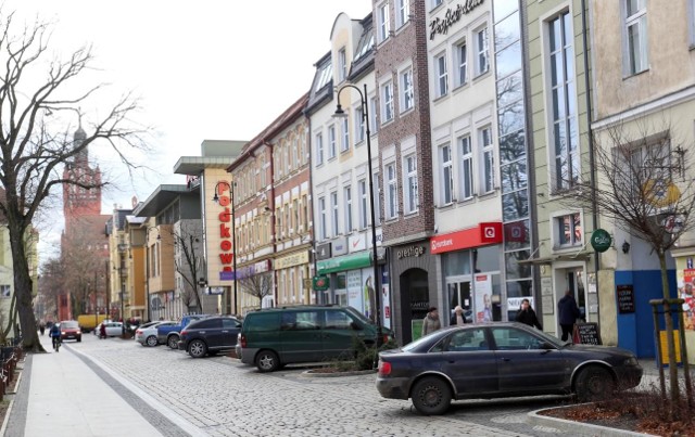 Na ulicy Starzyńskiego od dłuższego czasu nie świeci się ani jedna lampa. Mieszkańcy chcą, żeby awaria wreszcie została usunięta. Tymczasem wciąż jeszcze trwa poszukiwanie jej przyczyn