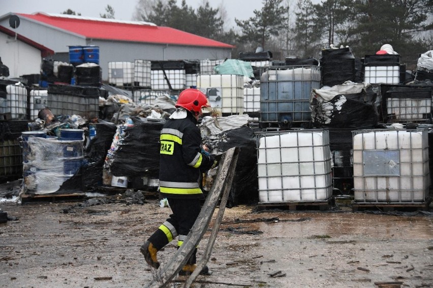 Kontrowersje po pożarze składowiska w Nowinach. 6 milionów złotych za usunięcie!