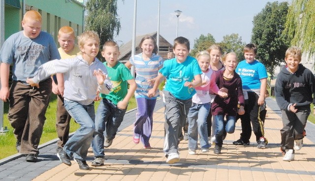 Z nowych pomieszczeń w GOK-u oraz placu przed nim cieszą się przede wszystkim najmłodsi mieszkańcy gminy Rogóźno