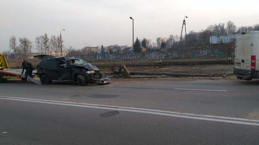 Pijany kierowca bmw-x-5 zanim zakończył rajd na ulicy...