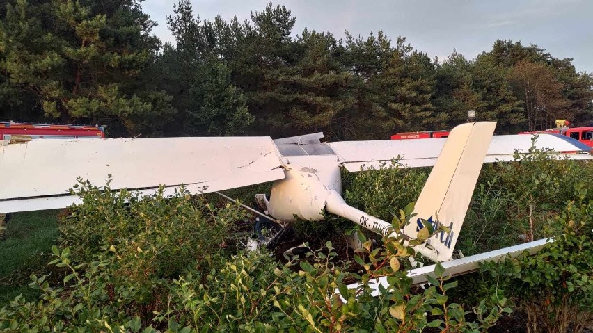W Brzeskiej Woli w gminie Białobrzegi awionetka spadła na pole. Pilot samolotu zmarł w szpitalu