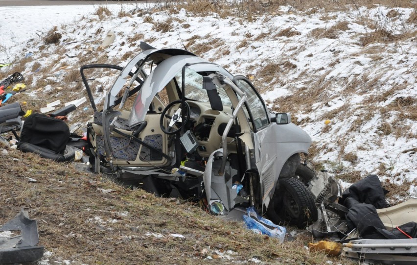 Sedranki. Tragiczny wypadek: Zginął kierowca osobówki. W...