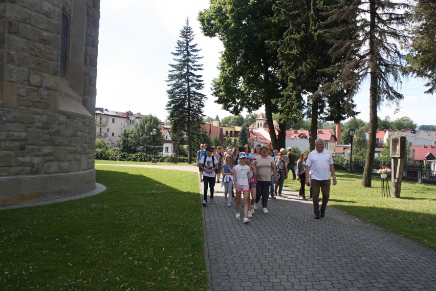 Wycieczka ,,Z Ziemi Limanowskiej ku Niepodległości" dzieci i młodzieży [ZDJĘCIA]