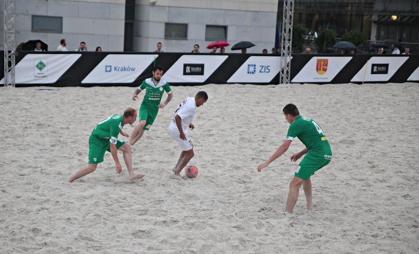 Międzynarodowy Festiwal Sportów Plażowych 2019 w Krakowie. Turniej beach soccera [ZDJĘCIA]