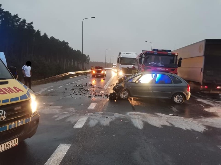 Wypadek na DK 15 z udziałem dwóch pojazdów