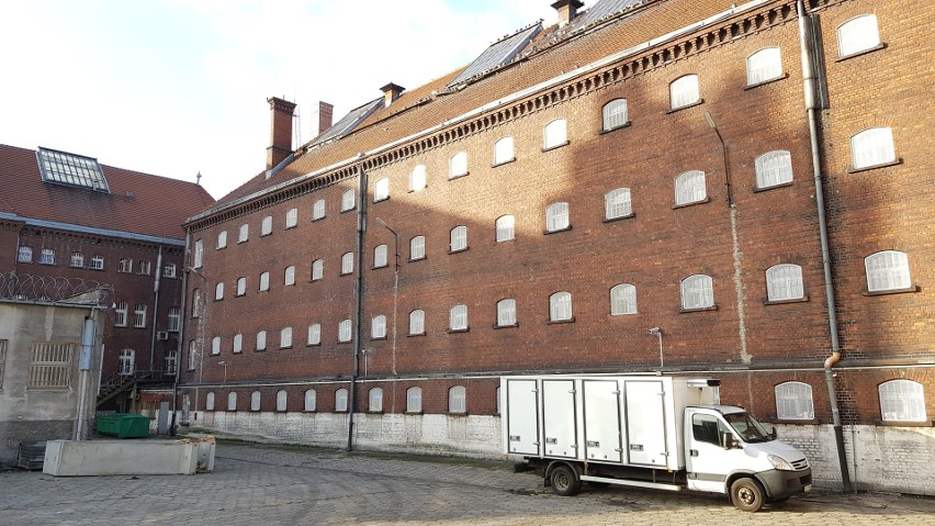 W strzeleckiej "jedynce" przebywa na co dzień około tysiąca...