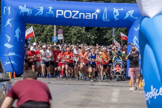 Najważniejszym wydarzeniem biegowym weekendu w Poznaniu była druga edycja Lotto Poznański Czerwiec '56 (10 km). Zwycięzcami zostali Przemysław Lasoń (34:01) z Poznania i Marta Marczyńska (39:35) z Mosiny. Imprezę ukończyło 781 biegaczy, 70 rolkarzy, 46 kijkarzy i 42 sztafety.Zobacz zdjęcia --->