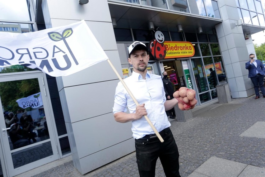 Michał Kołodziejczak to przed laty radny PiS, a dziś jeden z...