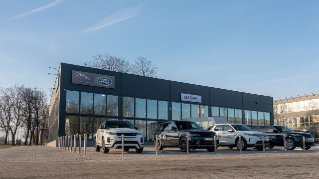 Premiera nowego Range Rovera była doskonałą okazją do otwarcia w sobotni wieczór nowego salonu samochodów premium w Łodzi - MARVEL Jaguar Land Rover.