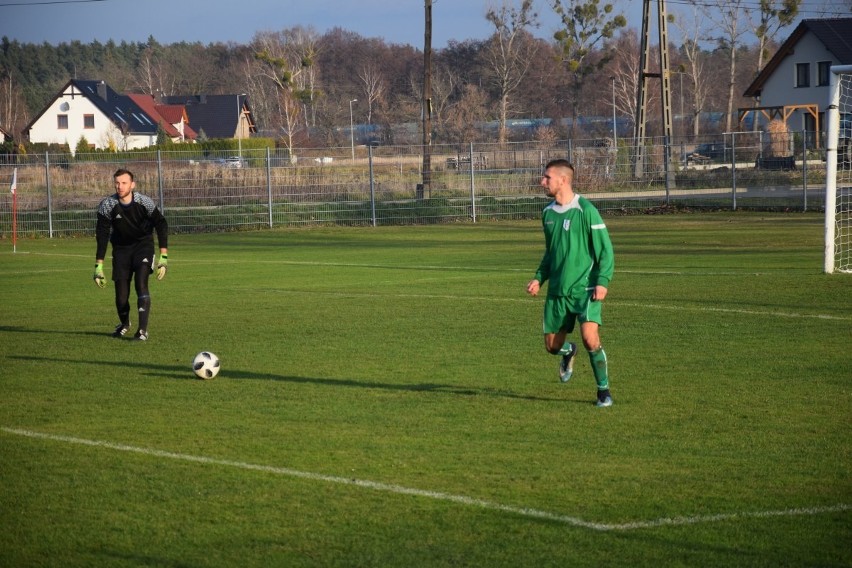 Rezerwy TOR-u (zielone stroje) potrafią "namieszać" w...