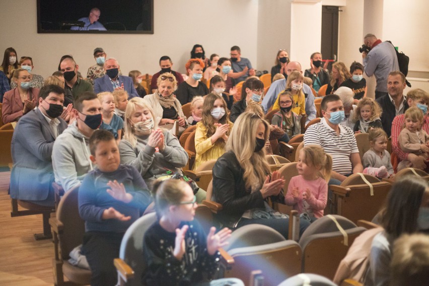 Przedstawienie "Śnieżka" na deskach słupskiego Teatru Tęcza