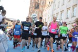 Cracovia Maraton 2023. Ponad 5 tysięcy osób wyruszyło na trasę jubileuszowej edycji PIERWSZE ZDJĘCIA