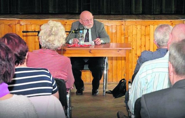 7 maja gościem Uniwersytetu Trzeciego Wieku był profesor Zbigniew Stępień, który wygłosił wykład pod tytułem "Arabowie i Żydzi".