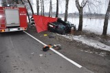 Dachowanie, drzewo i śmierć. Tragiczny wypadek w Leszczydole Starym (zdjęcia)