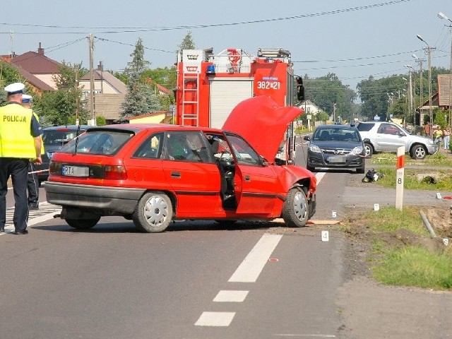 Młody człowiek zginął na miejscu wskutek doznanych rozległych obrażeń ciała.