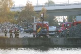Szczecin: Strażacy wyłowili z Odry agregat prądotwórczy