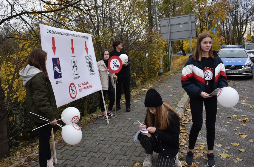 Akcja "No Promil - No Problem" w Oświęcimiu. Na koniec tegorocznej edycji odbył się happening z udziałem dzieci i młodzieży [ZDJĘCIA]