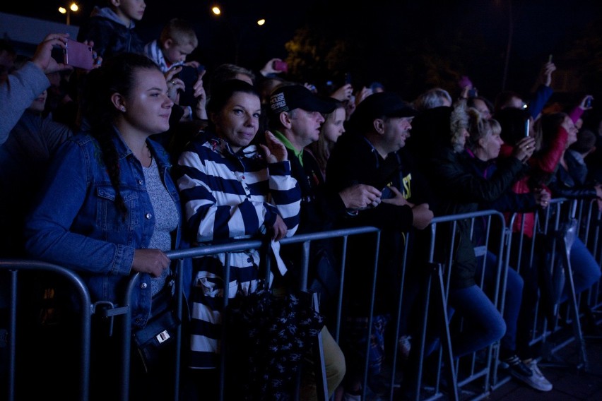 Lady Pank na Dniach Brzeska. Tłumy przed sceną po fatalnym meczu Polska-Kolumbia [ZNAJDŹ SIĘ NA ZDJĘCIACH]