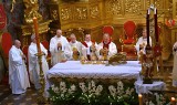 Uroczysta Msza Święta Pontyfikalna w Niedzielę Zmartwychwstania w Bazylice Katedralnej w Kielcach z udziałem trzech biskupów