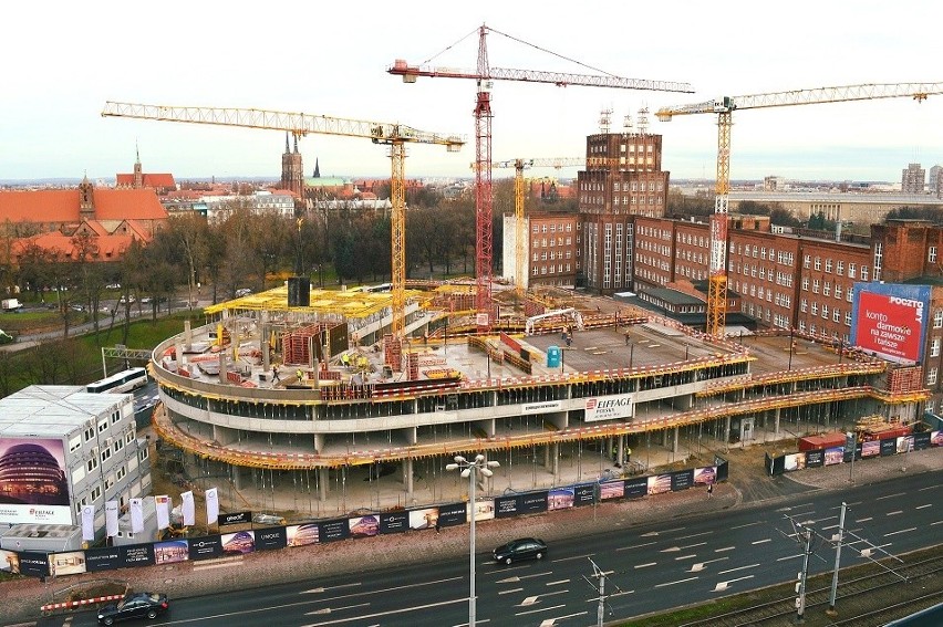 Hotel Hilton w kompleksie OVO jest już półmetku