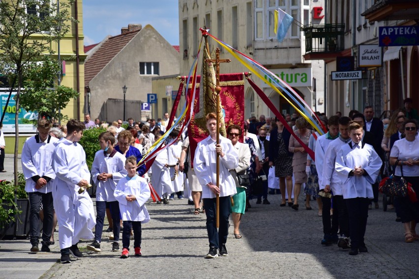 Procesja Bożego Ciała 2021 przeszła ulicami Żnina [zdjęcia]