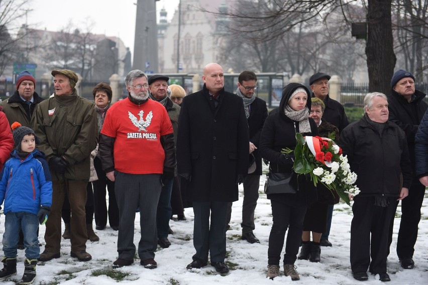 Wojewoda na obchodach miesięcznicy katastrofy smoleńskiej