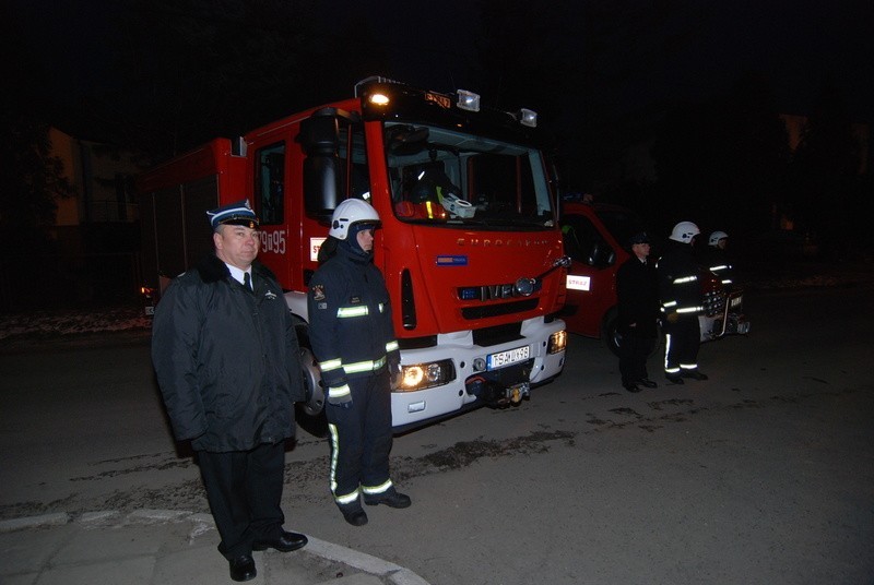 Nowe samochody na gwiazdkę dla strażaków z Klimontowa