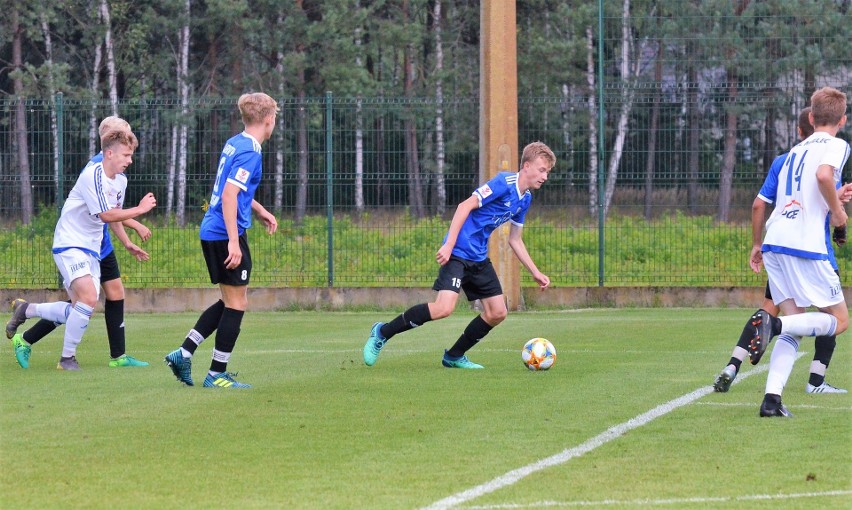 Centralna Liga Juniorów. Karpaty Krosno gromią Stal Mielec na otwarcie sezonu. Falstart Stali Rzeszów