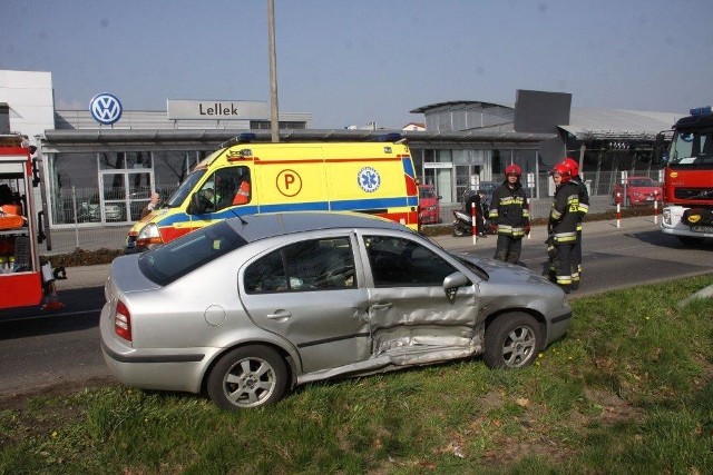 Wypadek w Sławicach. 16-latek rannyKierowca skody zderzył się z jadącym prawidłowo audi.